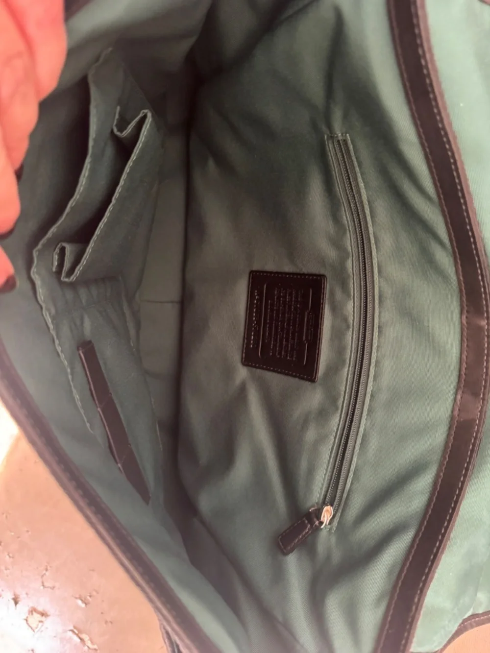 Vintage woman coach messenger bag
